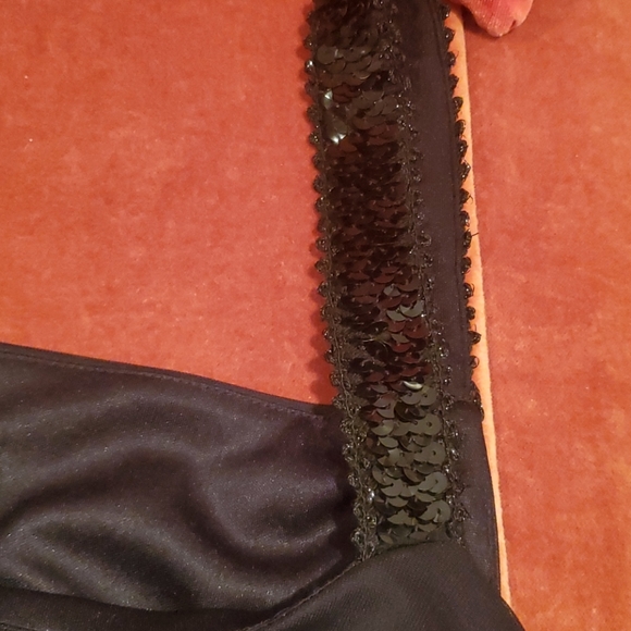 Black sequins strap cocktail dress - Picture 7 of 8